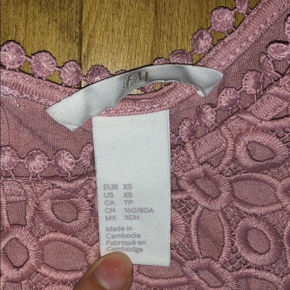 H&M pink sleeveless shirt - Picture 3 of 3
